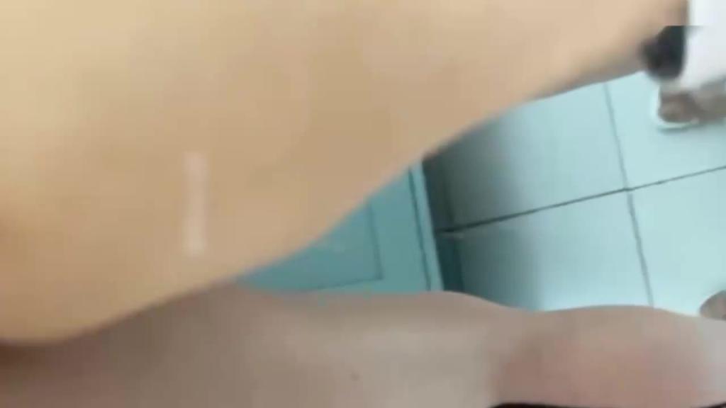 风情绝代·蓝阿姨惊艳气质涂抹红唇舌吻,一番大战内射饱满精液! 预览截图 6