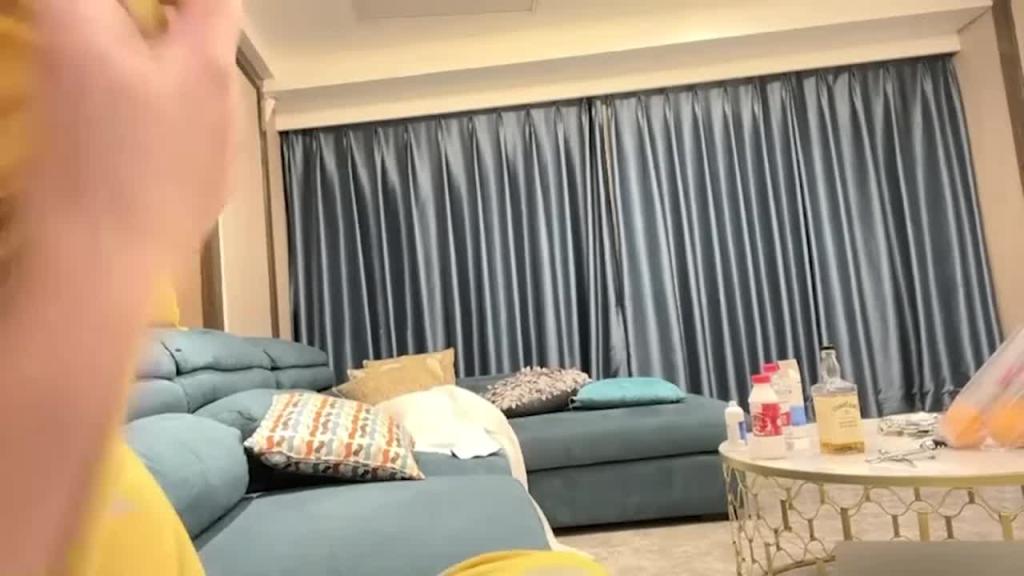 【家庭乱伦】勾引正在哺乳期的妹妹乱伦 预览截图 2