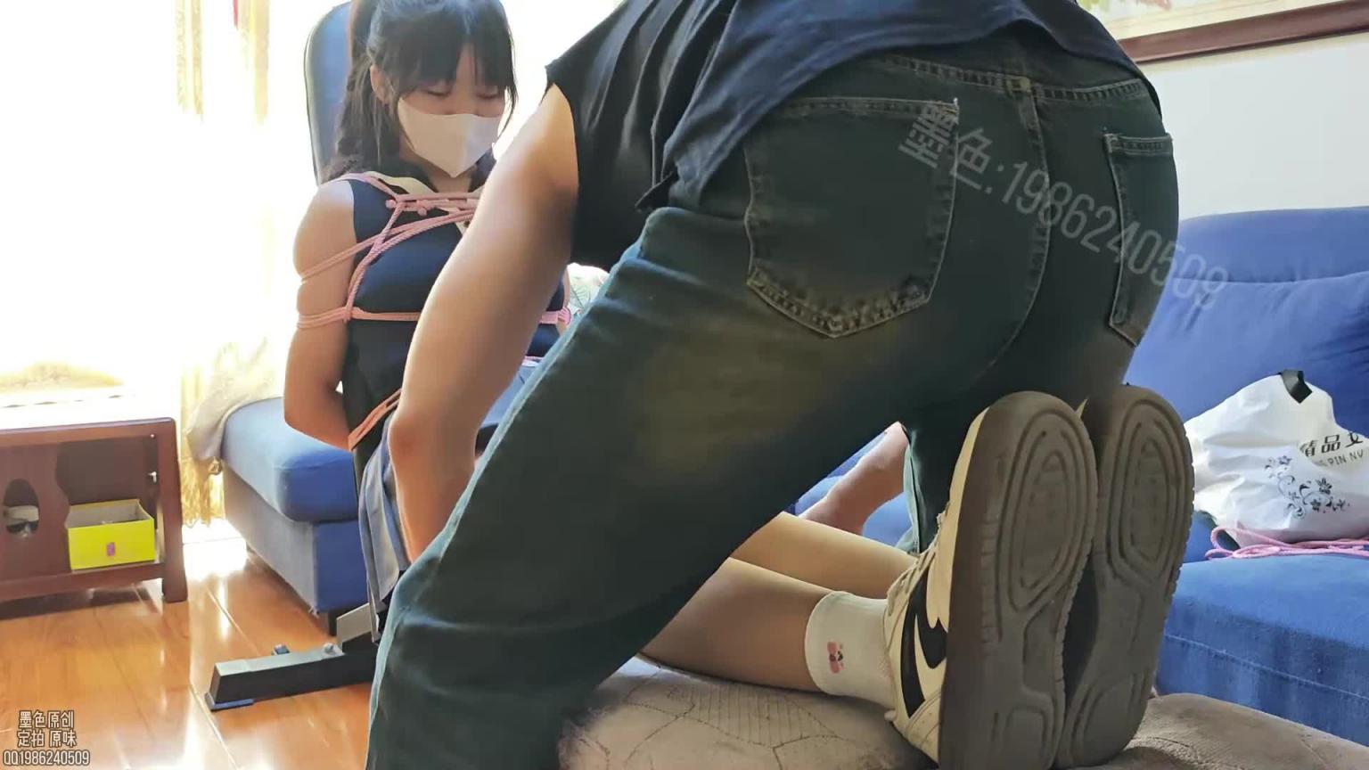 【墨色】蛋糕老虎凳tk挠痒 背心短裙白袜运动鞋 全程聊天 预览截图 4
