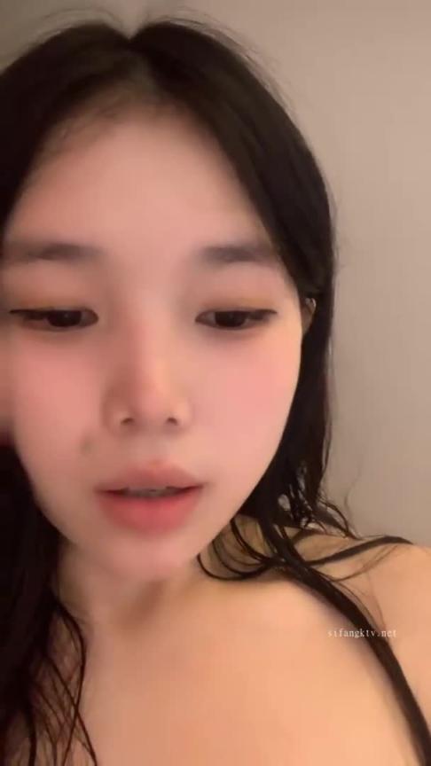 校园最美校花,清纯反差邻家女神,刮毛白虎好骚,粉嫩小穴淫水直流,又纯又骚 预览截图 4