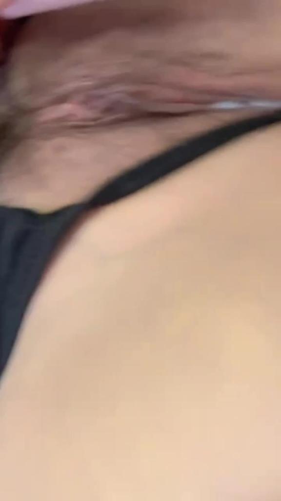 兔女郎用指甲油自慰 预览截图 12