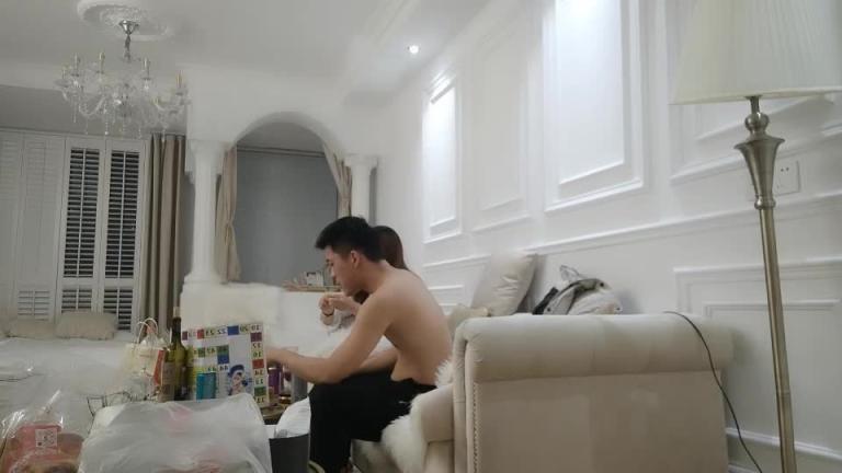 两对年轻小夫妻换妻游戏吃饱喝足日批 预览截图 3