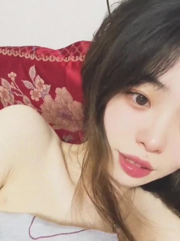 探探刷到的骚逼，上来聊就要加微信我大概就知道是干嘛的 预览截图 2