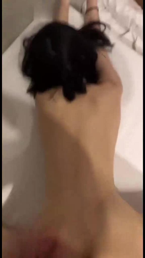 【极品泄密流出】高颜值校花级窈窕女神 也逃不过沦为土豪的玩物! 预览截图 9
