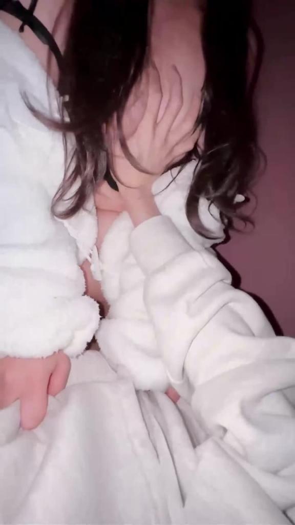 【在私人影院露脸拍片,这么大胆?】极品嫩穴妹妹无套内射,这颜值真的很清纯,私人影院追求刺激 预览截图 12