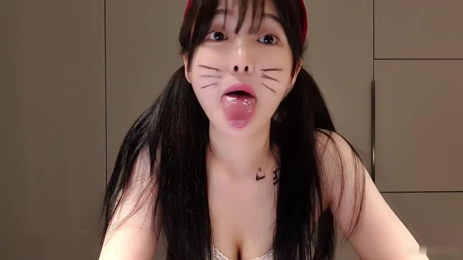 韩国女主播色情的舌头及阿黑颜 预览截图 2