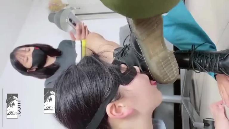女奴舔脚口水拉丝. 预览截图 2