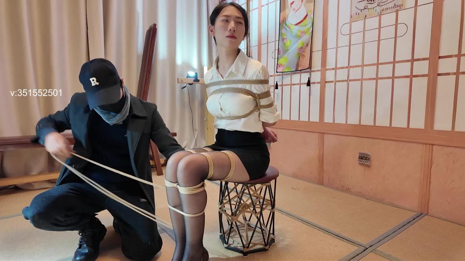 【一绳所爱】《卢曼莹捆绑挣扎逃脱》 预览截图 6