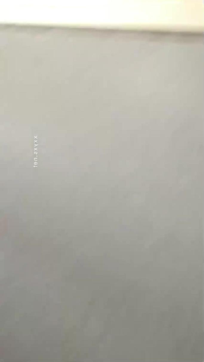 潜入舞蹈培训班_偷拍两位漂亮的女学员嘘嘘 预览截图 12