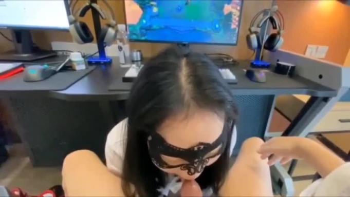 玩弄哺乳期大嫂,刚生孩子的嫂子特寂寞,喷奶汁的那种 预览截图 4