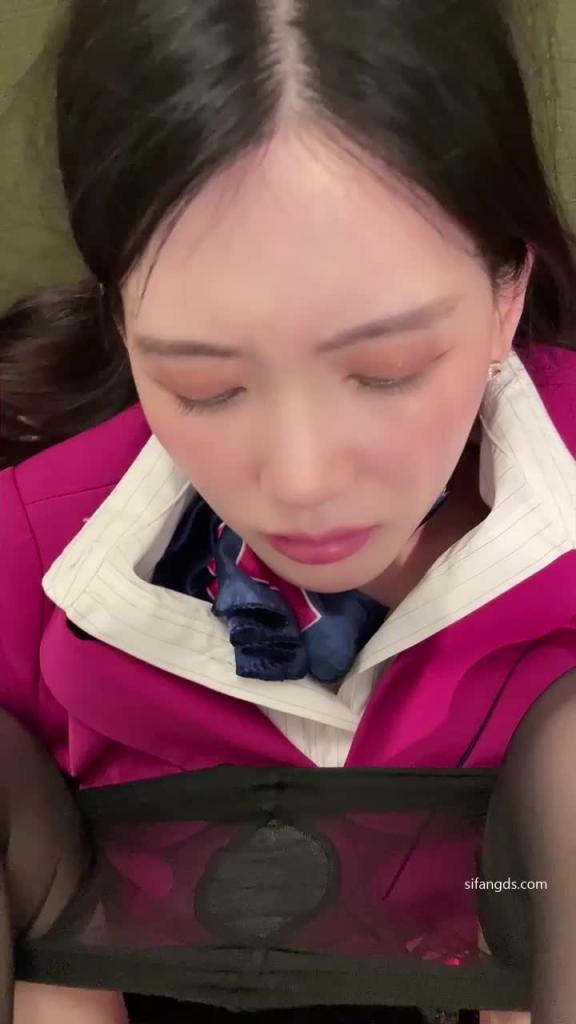 顶级美腿空姐女神,大长腿蹭肉棒 预览截图 9