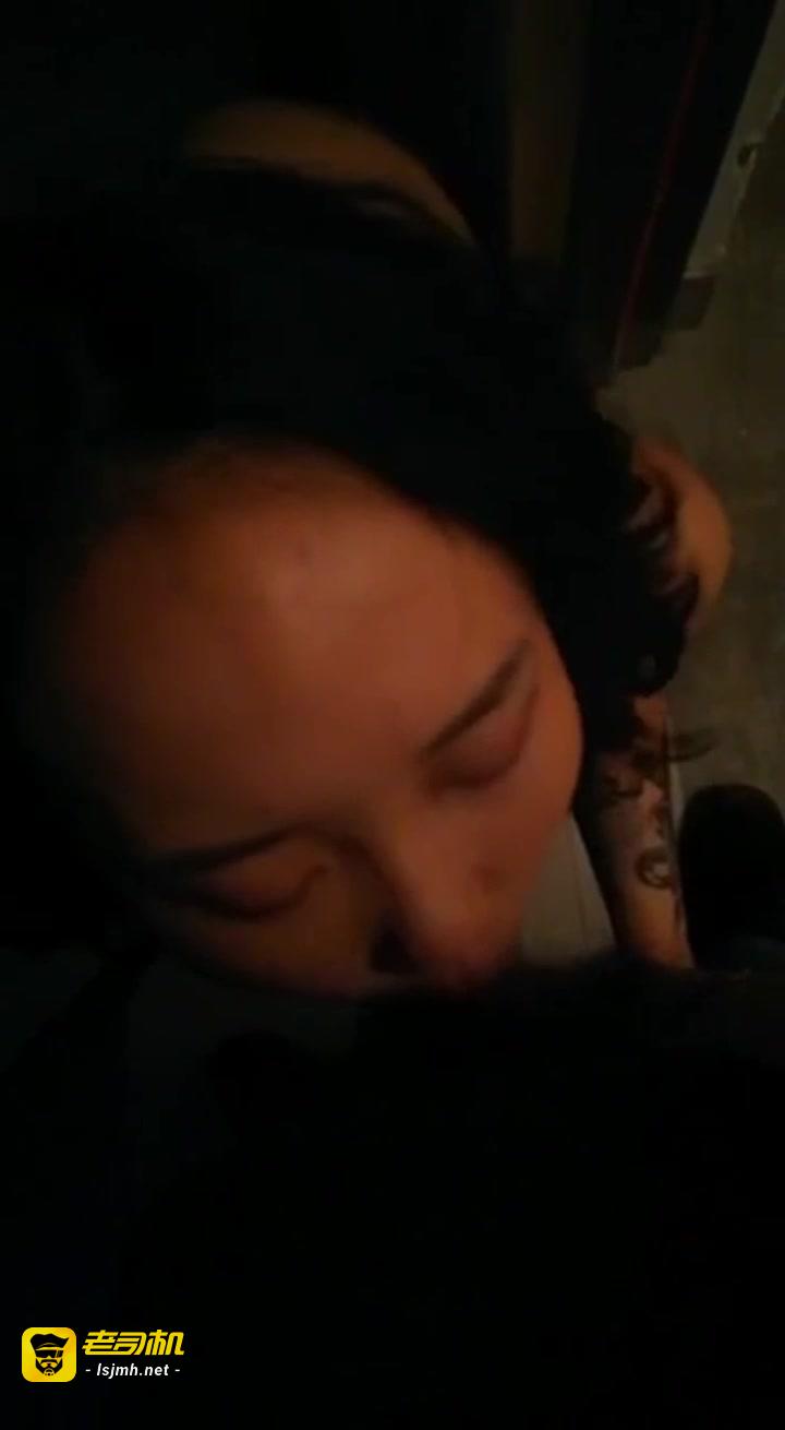 喜欢玩极限的纹身个性小妹 预览截图 5