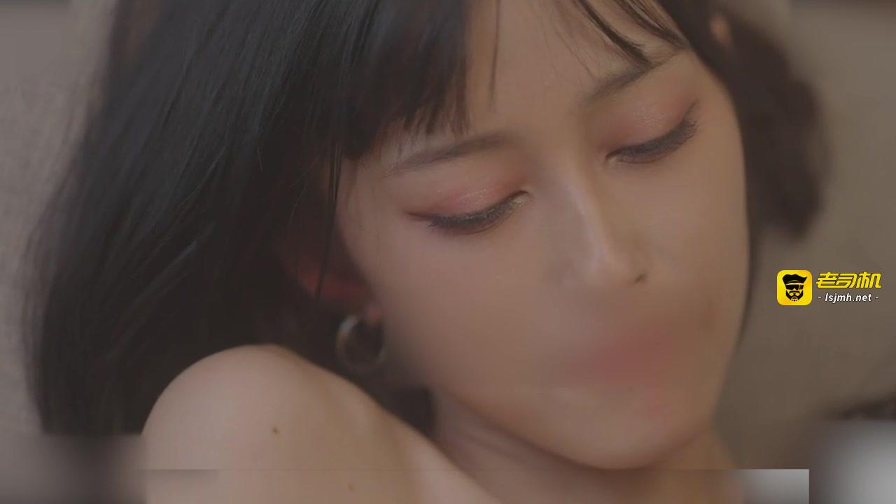 爱豆传媒 心萱 放浪弟弟欲求不满的三人行性体验 预览截图 1