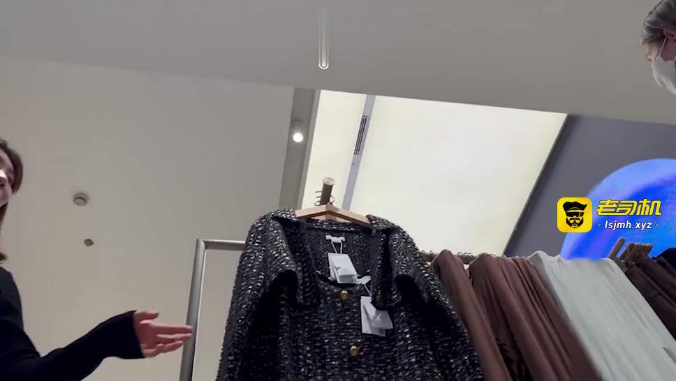 【硬核抄底】逛服装店的性感口置美女 预览截图 3