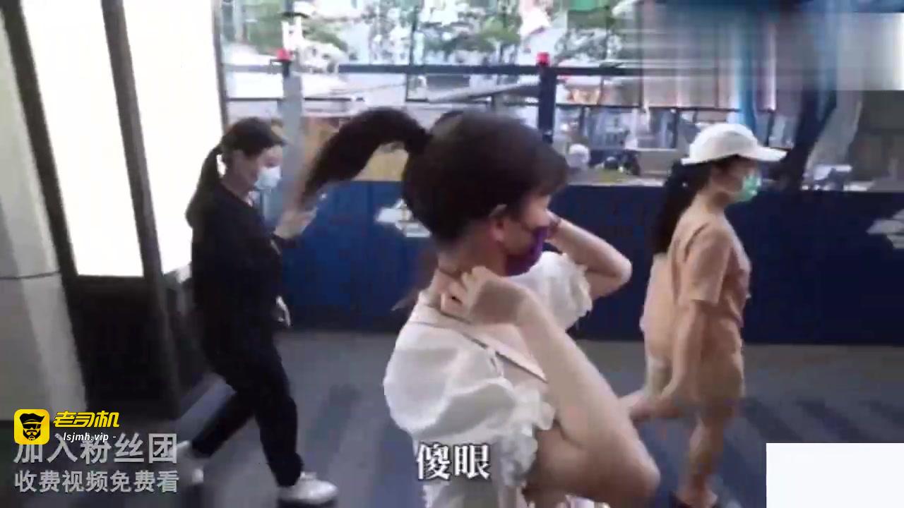【街头搭讪】街头搭讪大胸美女.挑战快速扎头发摸肚脐 预览截图 4
