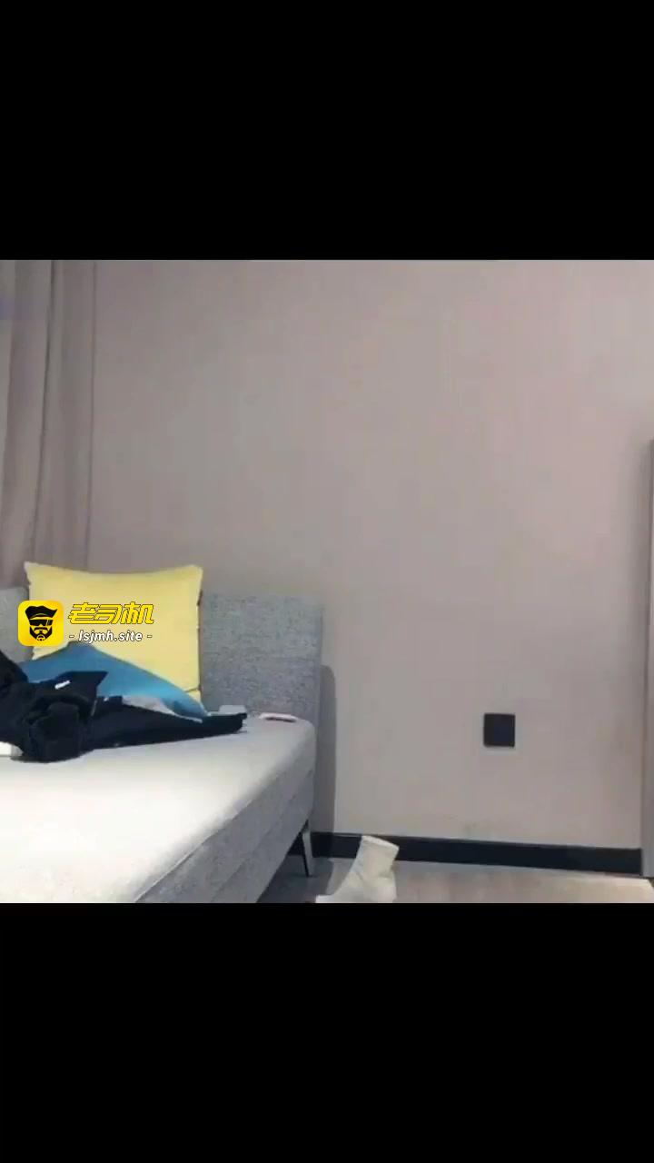 身材苗条的小姐姐1 预览截图 11