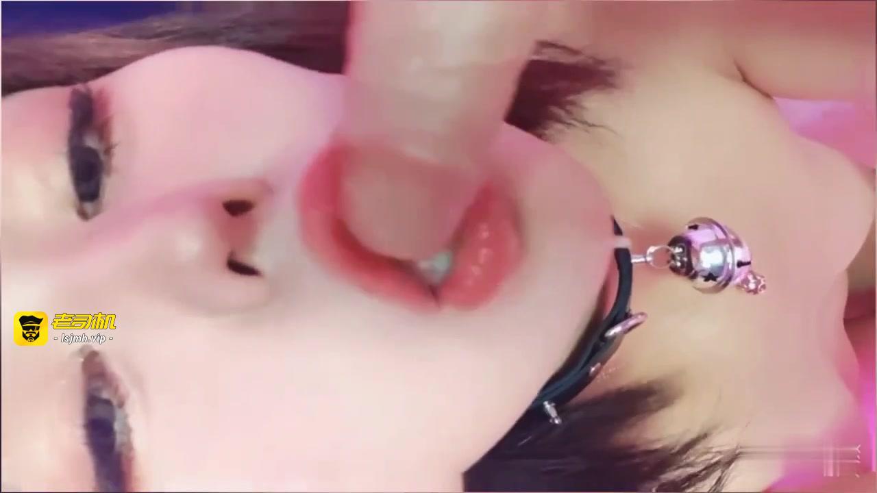 【主播胡椒粉全裸自慰】贫乳美臀大长腿一脸骚样高潮脸 预览截图 5