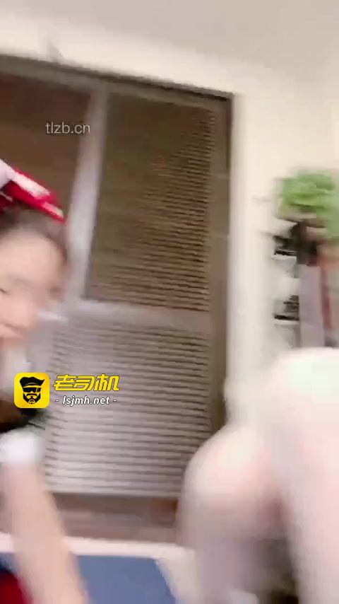 茹雪调教:艾米莉 极品女王羞辱白丝女仆 下跪舔脚 臭脚踩脸 预览截图 6
