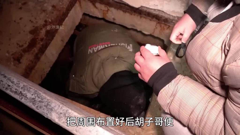 国外奇葩硬核躲猫猫捉迷藏大赛，雪地废弃大楼藏匿篇 预览截图 3