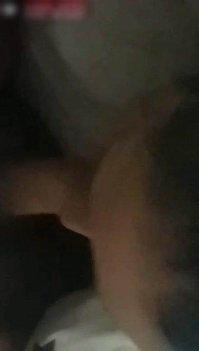 女神被窝舔鸡巴 预览截图 5