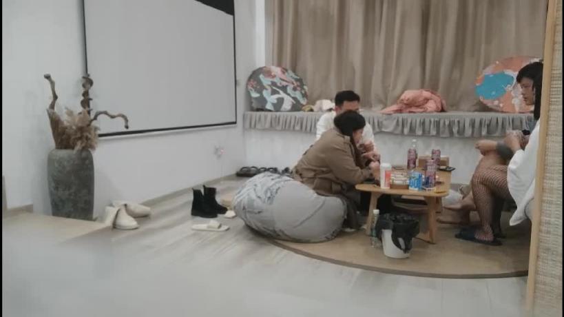 1【换妻系列】大奶黑丝人妻,互换伴侣! 预览截图 6