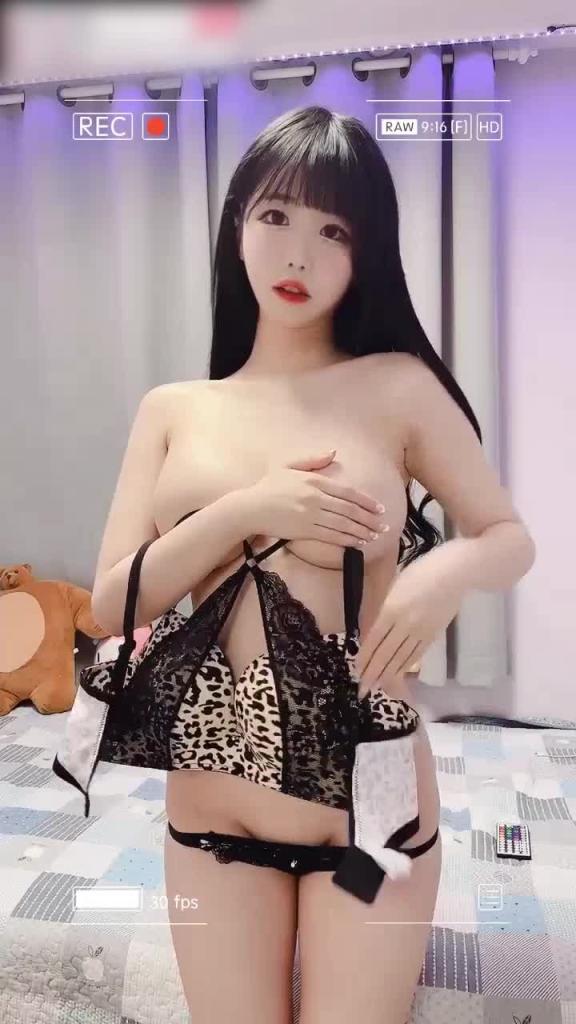 91大神 极品正妹豹纹内衣美乳诱惑 预览截图 6