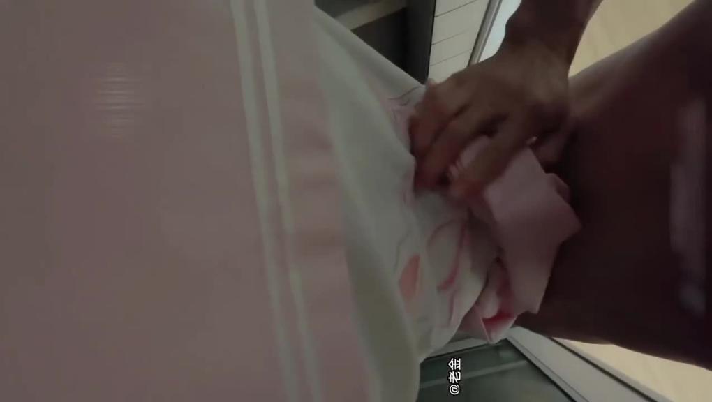 《兄妹乱伦》被恶魔附身哥哥乱伦亲妹妹爆菊 预览截图 2