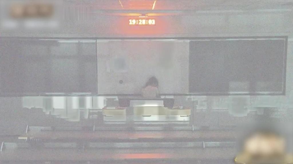 浙江大学北教4217班 情侣在教室做爱被教室监控拍下 监控下两人蹑手蹑脚的样子像你的第一次吗? 预览截图 8