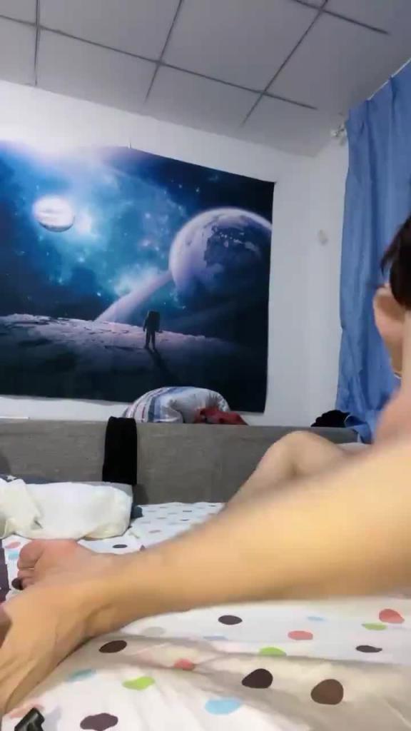 很清纯的小嫩妹被渣男调教成乖巧听话的小母狗 预览截图 1