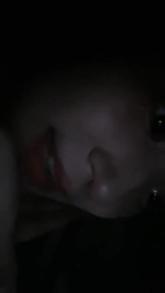 长腿少女直播车震和男友刺激公路 预览截图 8