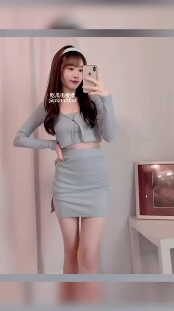 高颜值美女博主【陈玲】不雅视频曝光，和前男友的床上激情，白月光变淫母狗被勐操 预览截图 12