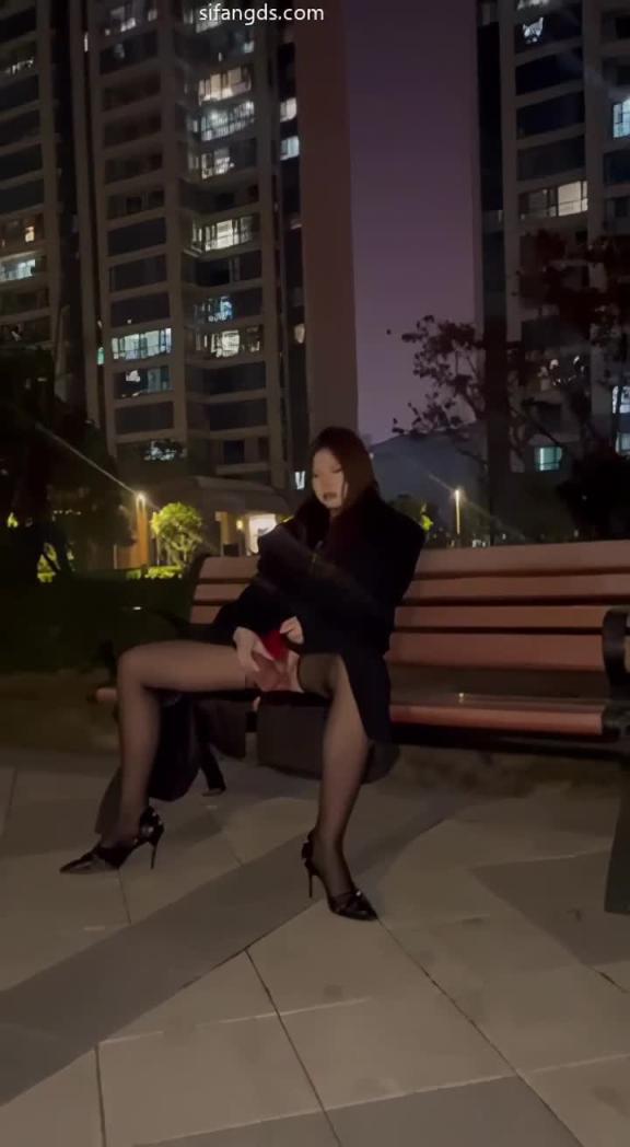 顶级反差婊『oOooo』-高颜值母狗露出调教2 预览截图 12