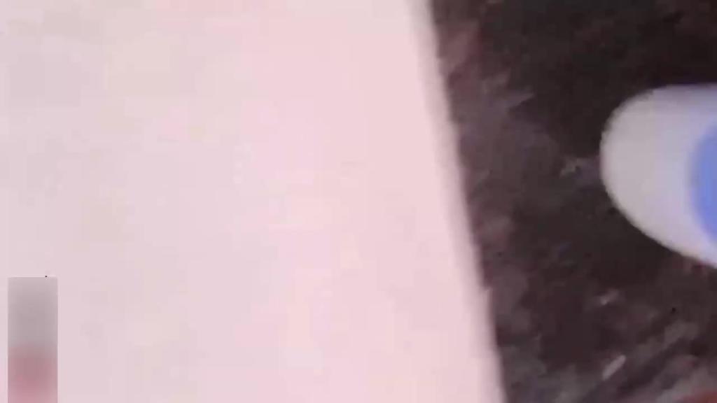 ②母子乱伦,趁爸爸和牌友打牌我悄悄的去妈房间求操逼 预览截图 12