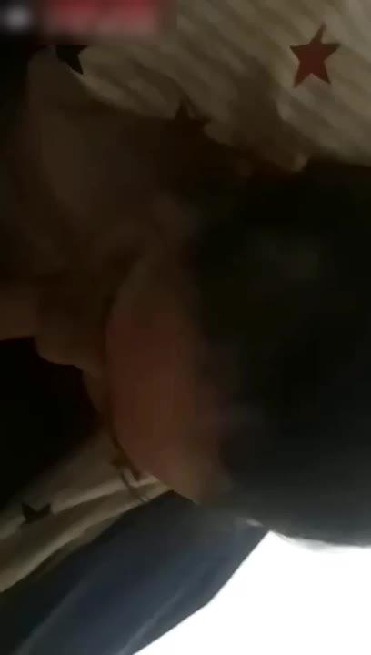 女神被窝舔鸡巴 预览截图 10