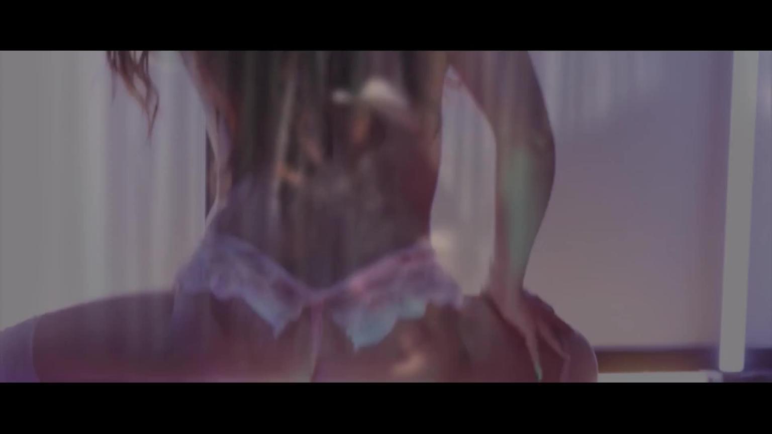 撸起来!欧美骚货的巨乳舞宴 预览截图 4