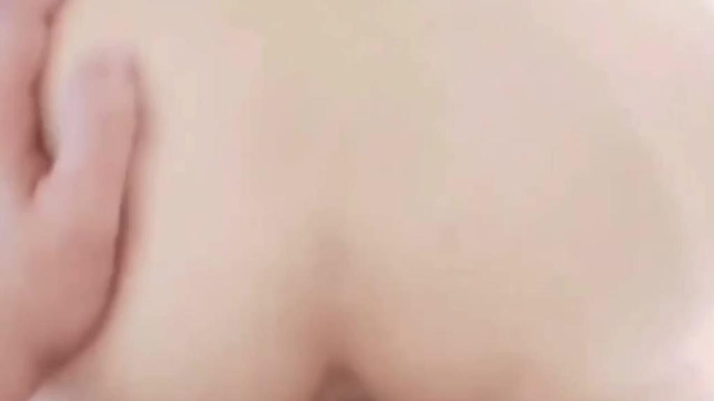 3/3家庭乱伦 舅舅趁外甥女睡着后悄悄插入 预览截图 6