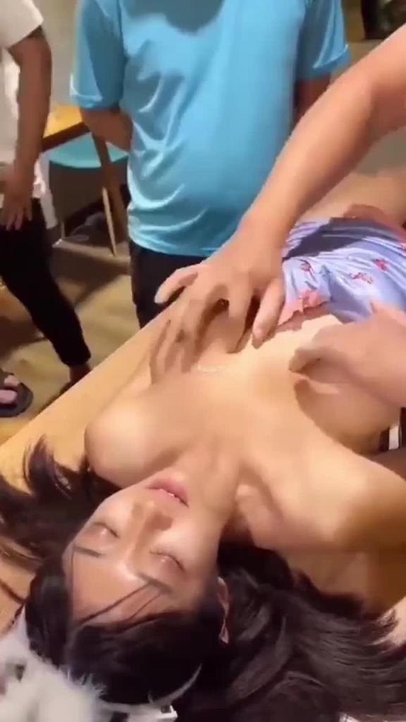 餐桌展示女体 预览截图 6