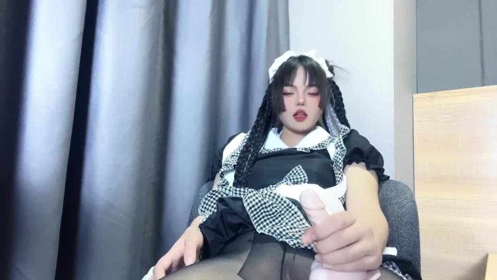 勾引老师的调皮女孩 预览截图 6