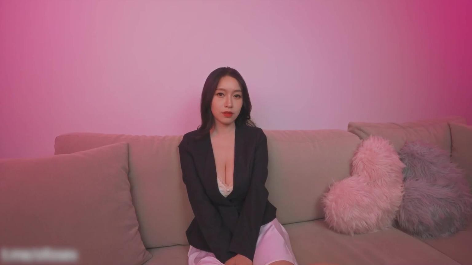 台湾网红巨乳肥臀反差女神【苏畅】这个面试有点硬 性感可爱首席女神 预览截图 12
