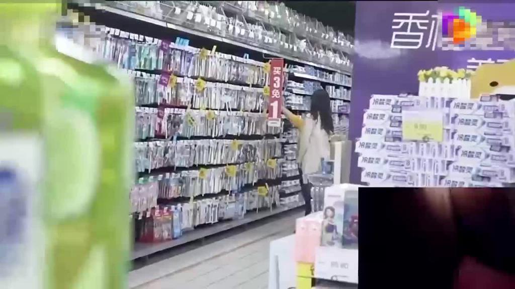 国产av 装跳蛋购物大作战,内裤脱下来超湿 用大屌惩罚 预览截图 3