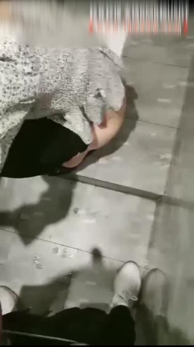 KTV包厢里面爆操微醺小姨子，乱伦的爽 试过就知道！ 预览截图 11