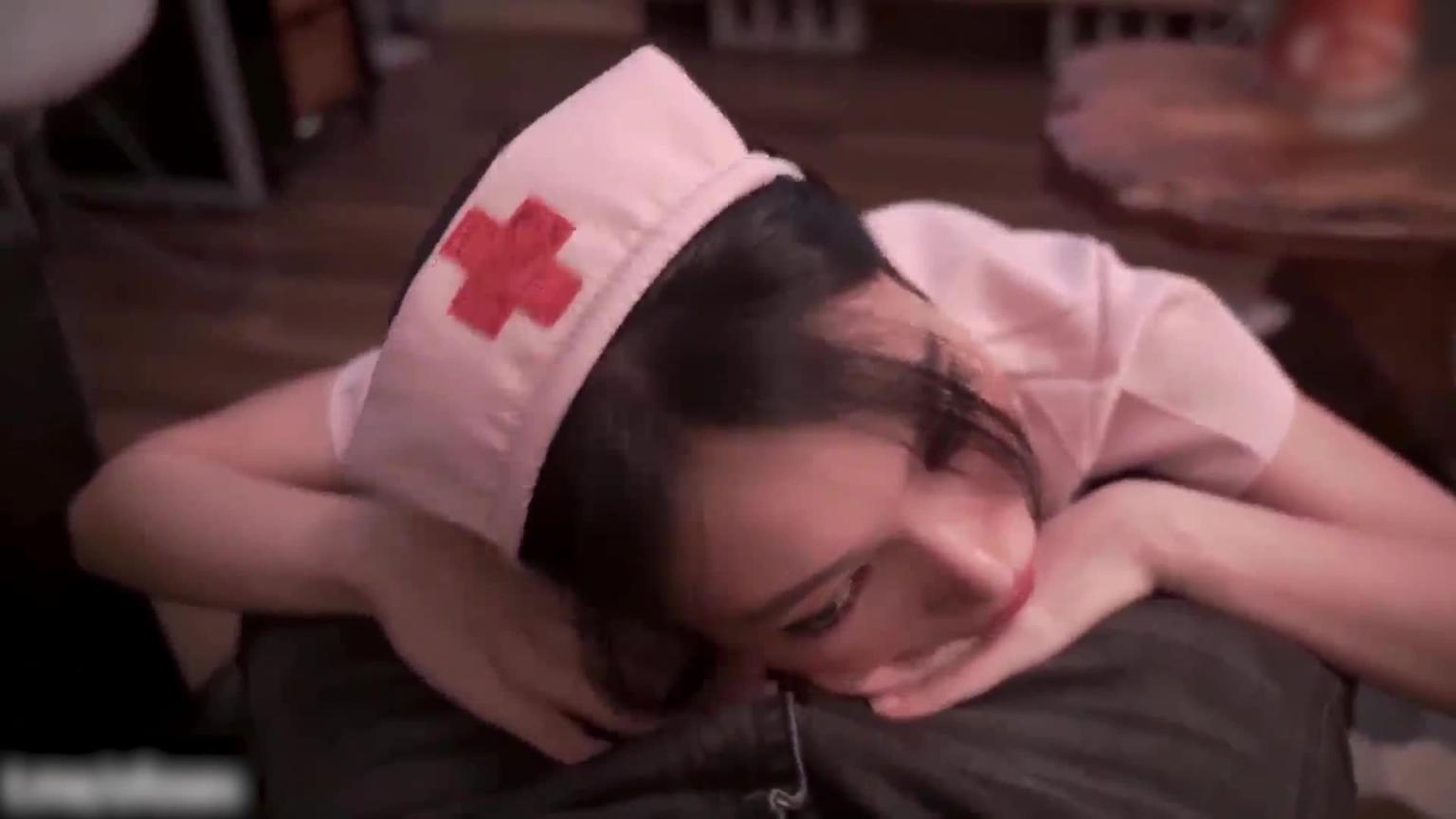 越南骚浪反差妹「Miuzxc」性感表姐诱骗表弟玩病人护士角色扮演游戏被强行内射 预览截图 2