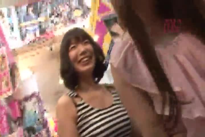 THE逆像搭讪 在宅男的圣地中AV女优对素人男性逆向搭讪 GG-235 预览截图 5