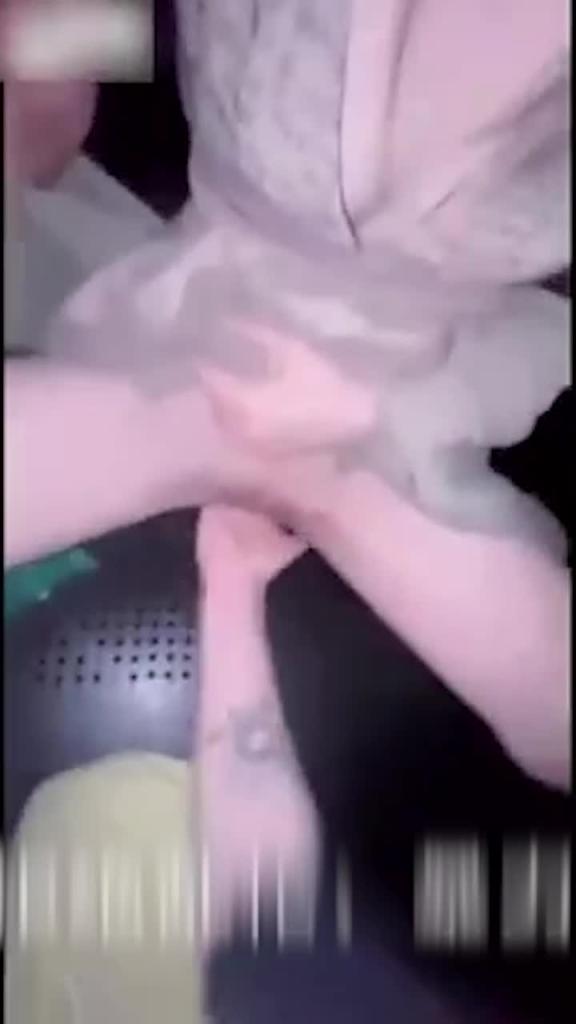 夜店酒吧搭讪骚女合集！反差婊蜜桃臀各种场所随意玩弄 预览截图 9