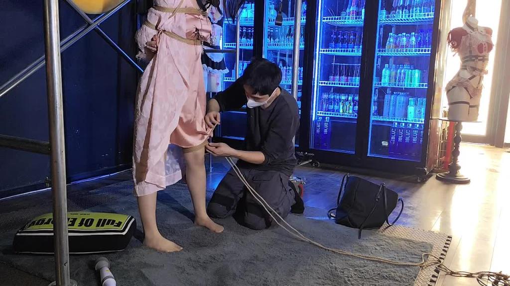 【绳欲club】人妻兔兔的初体验 婚礼晨袍 单腿吊缚 真实人妻 超绝眼神 蠢蠢欲动 预览截图 8