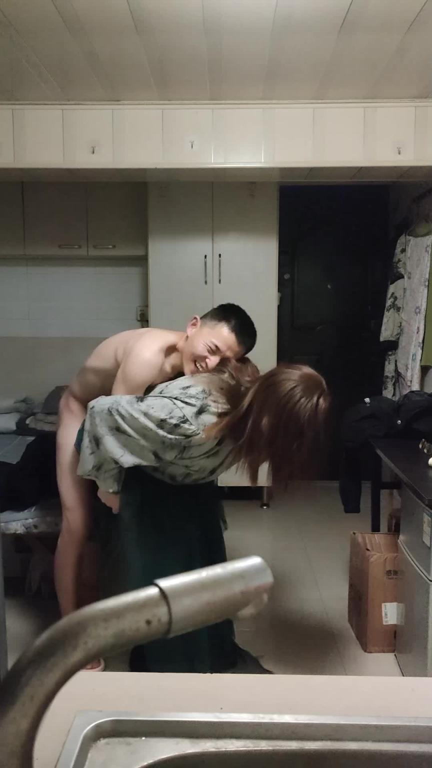 门事件 红姐视频合集 伪娘阿红玩直男系列完整版02 预览截图 6