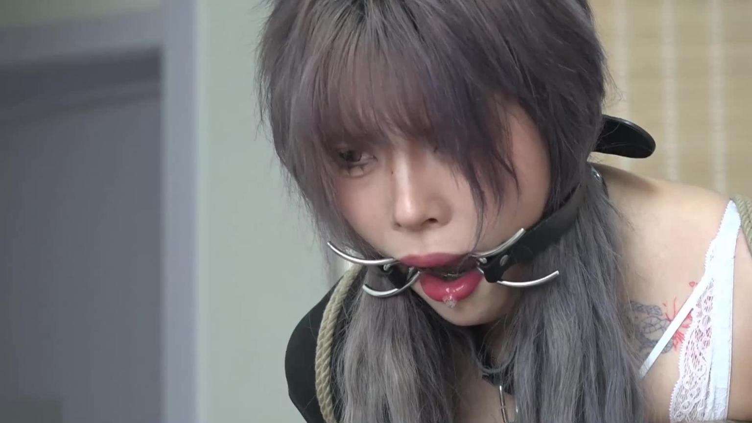 【逍遥】凶残的女上司公司女高管潜规则TJ自己的两个女员工 预览截图 12
