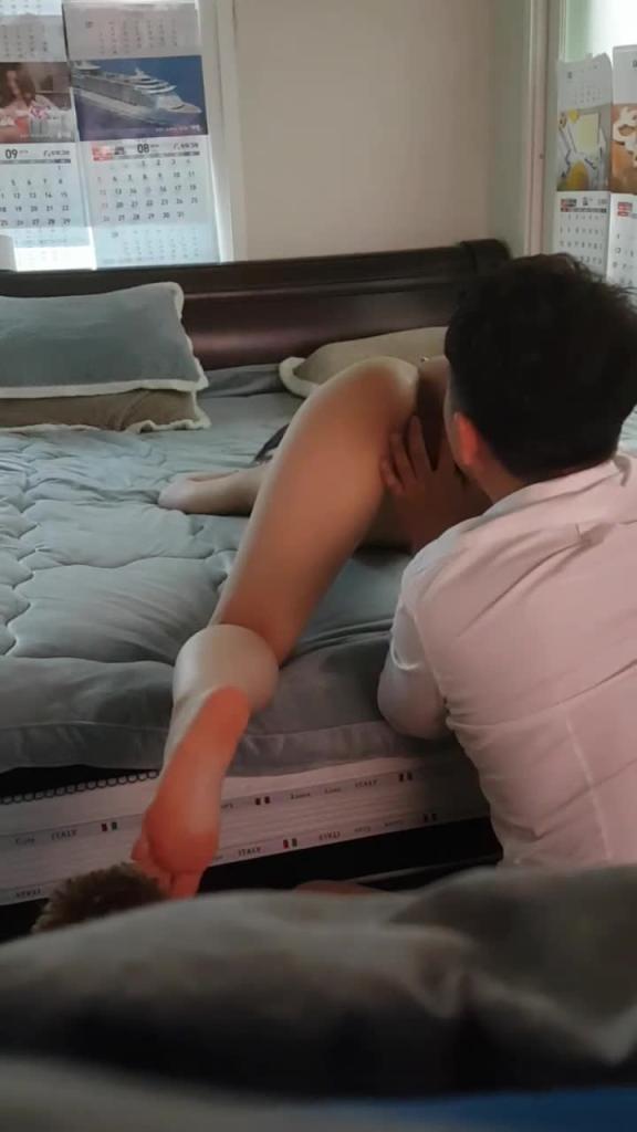 小情侣出租屋自拍做爱男欢女爱各种爆肏把反差婊干出白叫声淫荡 预览截图 2