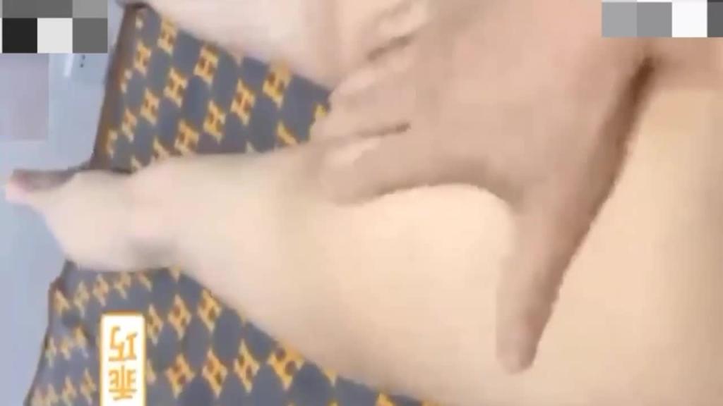 跟大哥吵架的嫂子,借着酒劲被小叔子内射了 预览截图 5