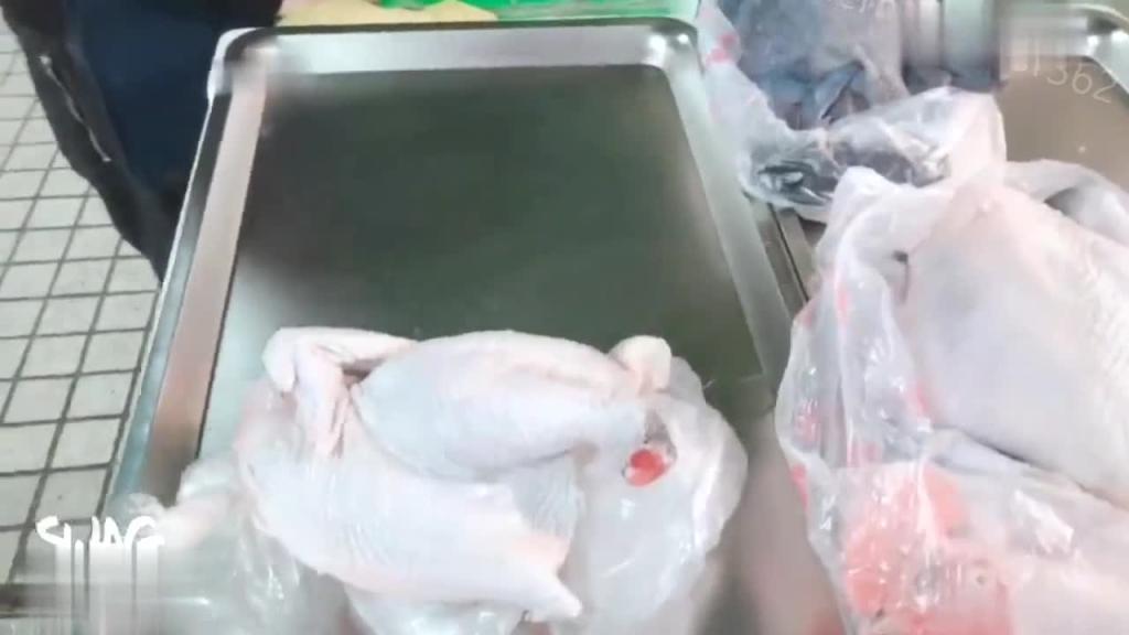 人气火爆【小媛】勾引市场卖鸡肉的摊贩老板打炮,对白淫荡 预览截图 1